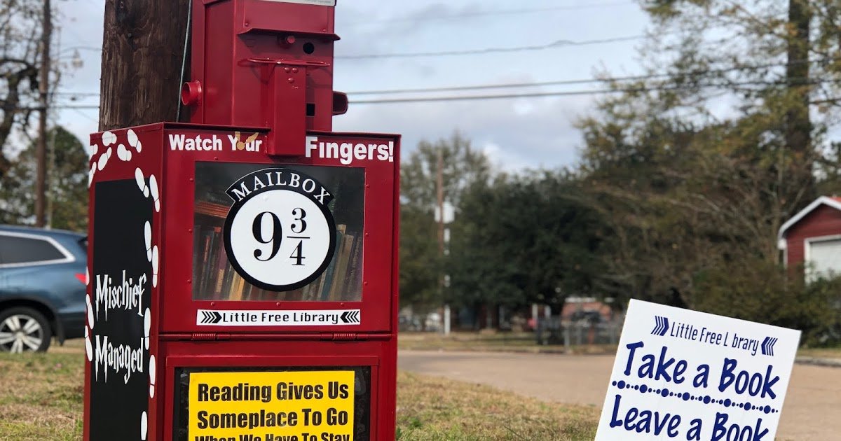 SoRatherRead's tweet photo. On the Blog Today Mailbox 9 3/4, Our FIRST Little Free Library! https://t.co/diXBEjRrv0 https://t.co/0WNpU3GYxh