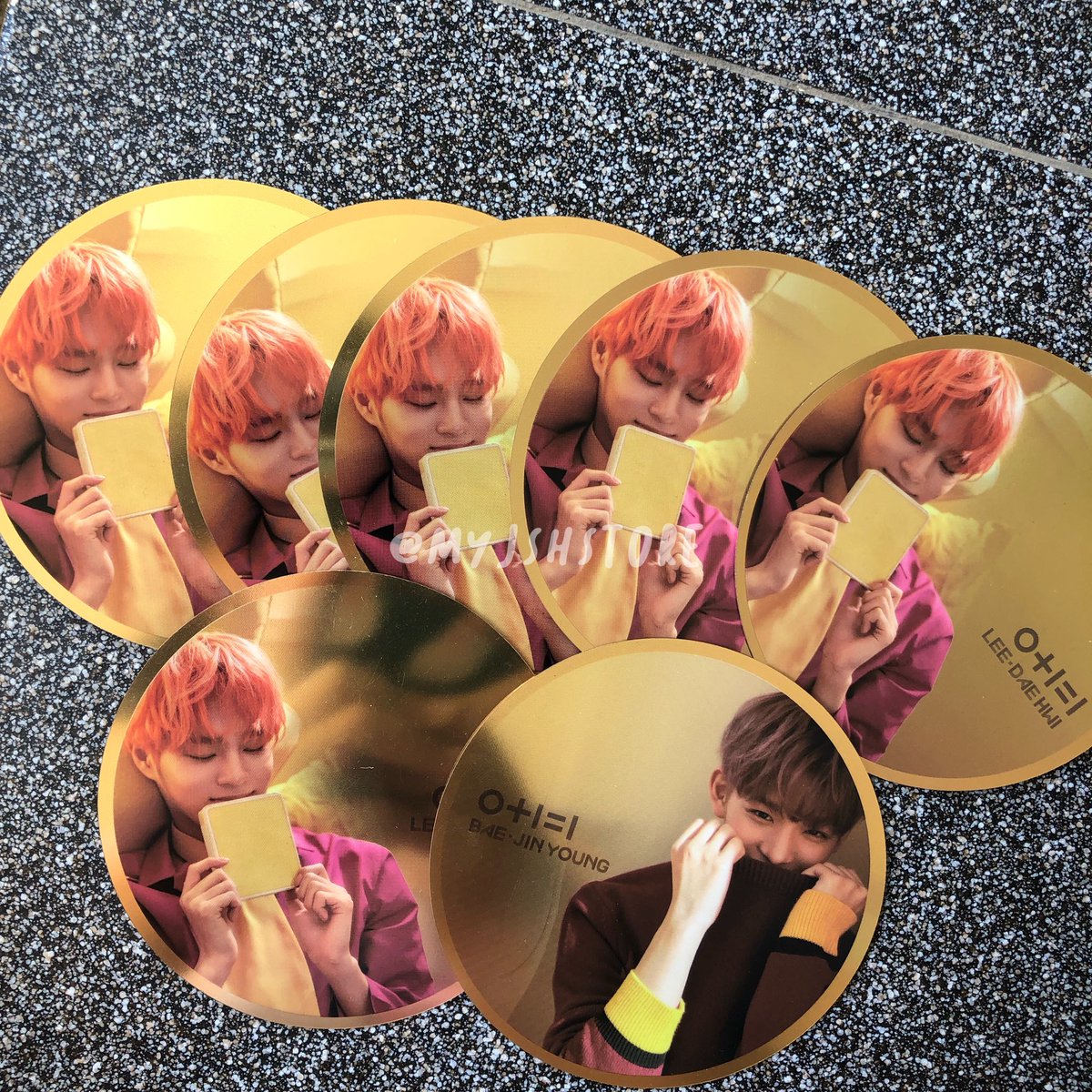 mctxstore's tweet photo. Mirror #อูจิน night ver. (4 ชิ้น) / Mirror #แดฮวี day ver. (6 ชิ้น) / Mirror #จินยอง day ver. (1 ชิ้น) / Mirror #ซองอุน day ver. (18 ชิ้น)

#ตลาดนัดWANNAONE #แลกการ์ดwannaone https://t.co/YTCm7ejWZs