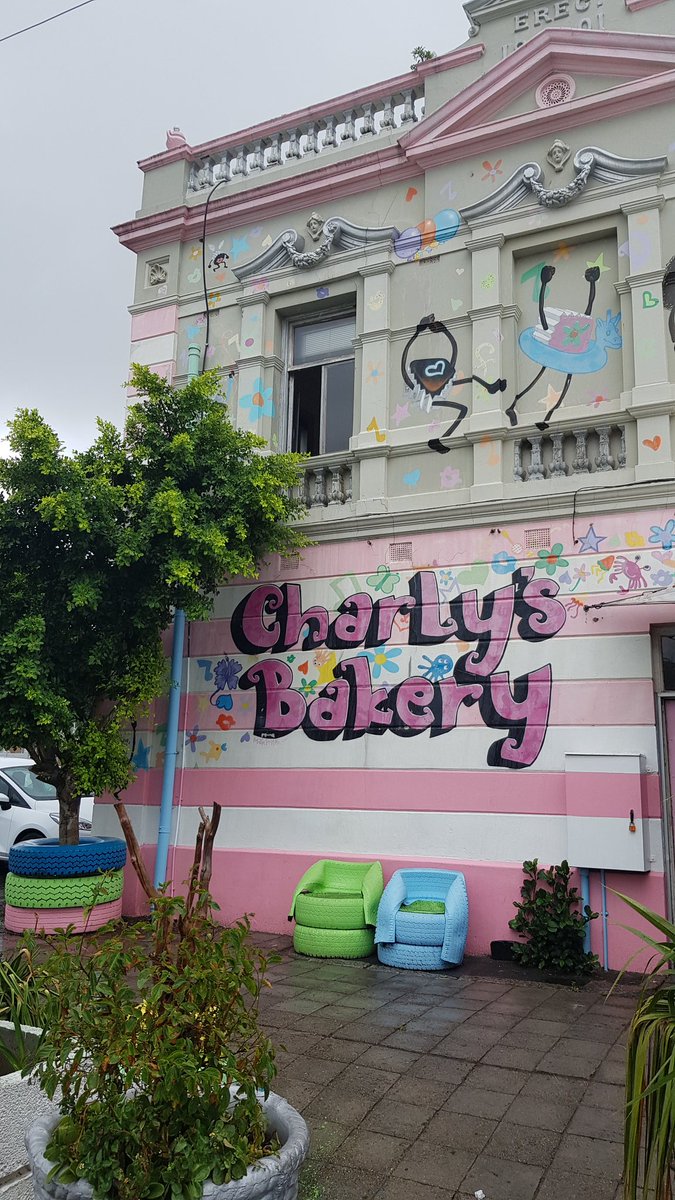 JuliaColdham's tweet photo. Day 4 - started off raining so we had an excuse to go to @charlysbakery #yummybiscuits #deliciouscakes #allsogood https://t.co/K9R80X03zE