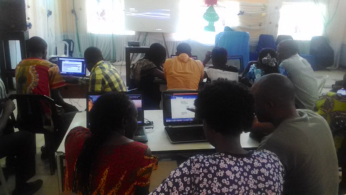 dtwtutorialsng's tweet photo. Flashback on Free STEM Teacher training! Give your school a Digital Edge over others, thereby increasing student’s engagement and stimulating critical thinking in pupils. #stem #golabz #nigerianeducation #nextlab #teachertraining #dtwtutorials https://t.co/YQnnT82dbK