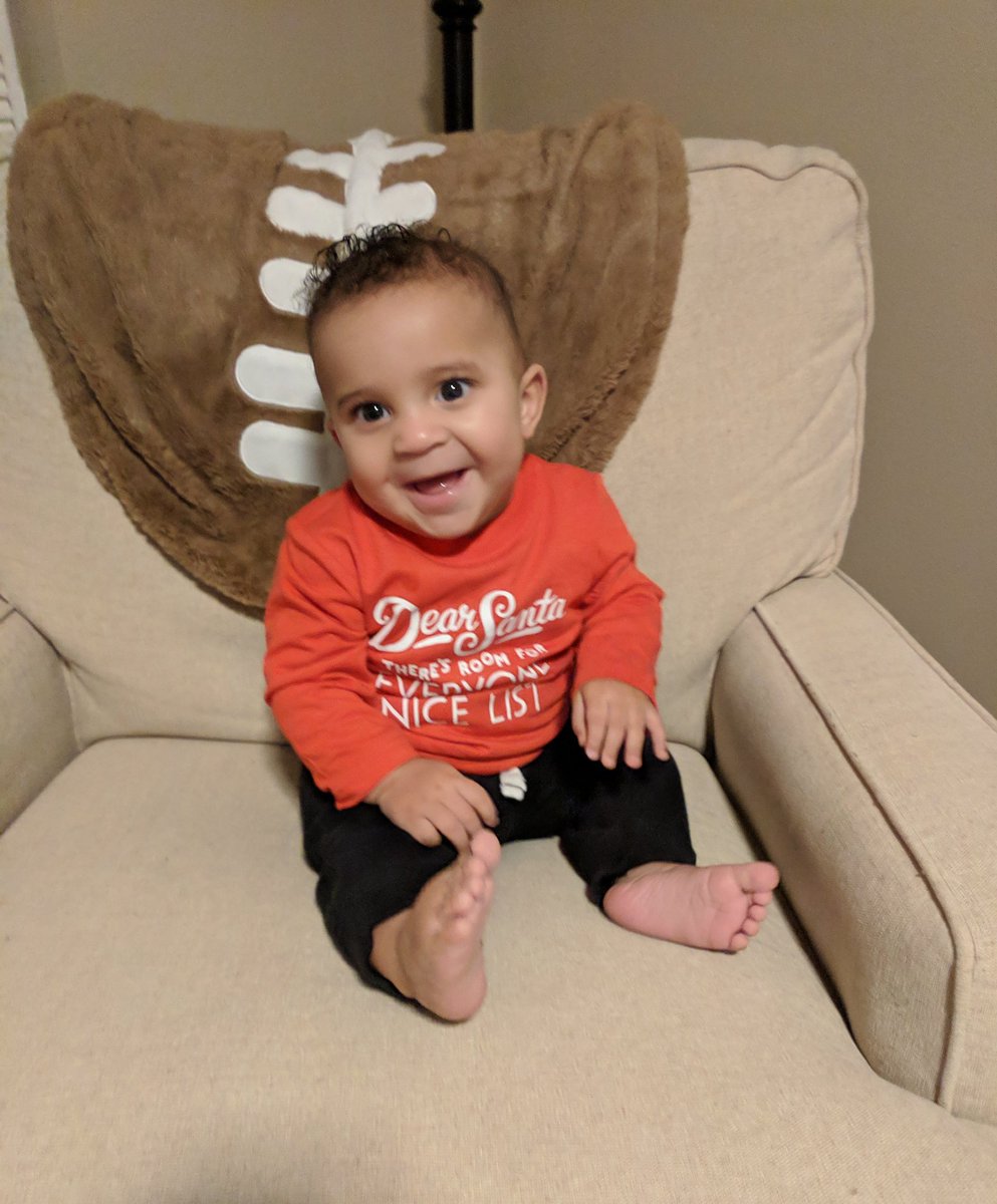 coachswife44's tweet photo. 7 months old!!!! Refusing to crawl but ready to take off walking any time now. Gabe you make us smile every day. We love you so much ❤️❤️❤️❤️ #7months #littlebrother #futurelb #footballfamily #whosaysyouhavetocrawlbeforeyouwalk https://t.co/3K8TgT6wGJ