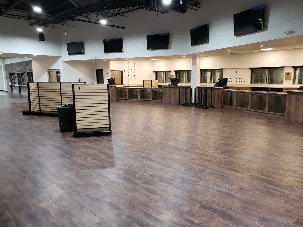 EZeeCommClean's tweet image. What an amazing job the team did at #ShootersWorld in The Villages! 
#EZeeCommercialCleaning