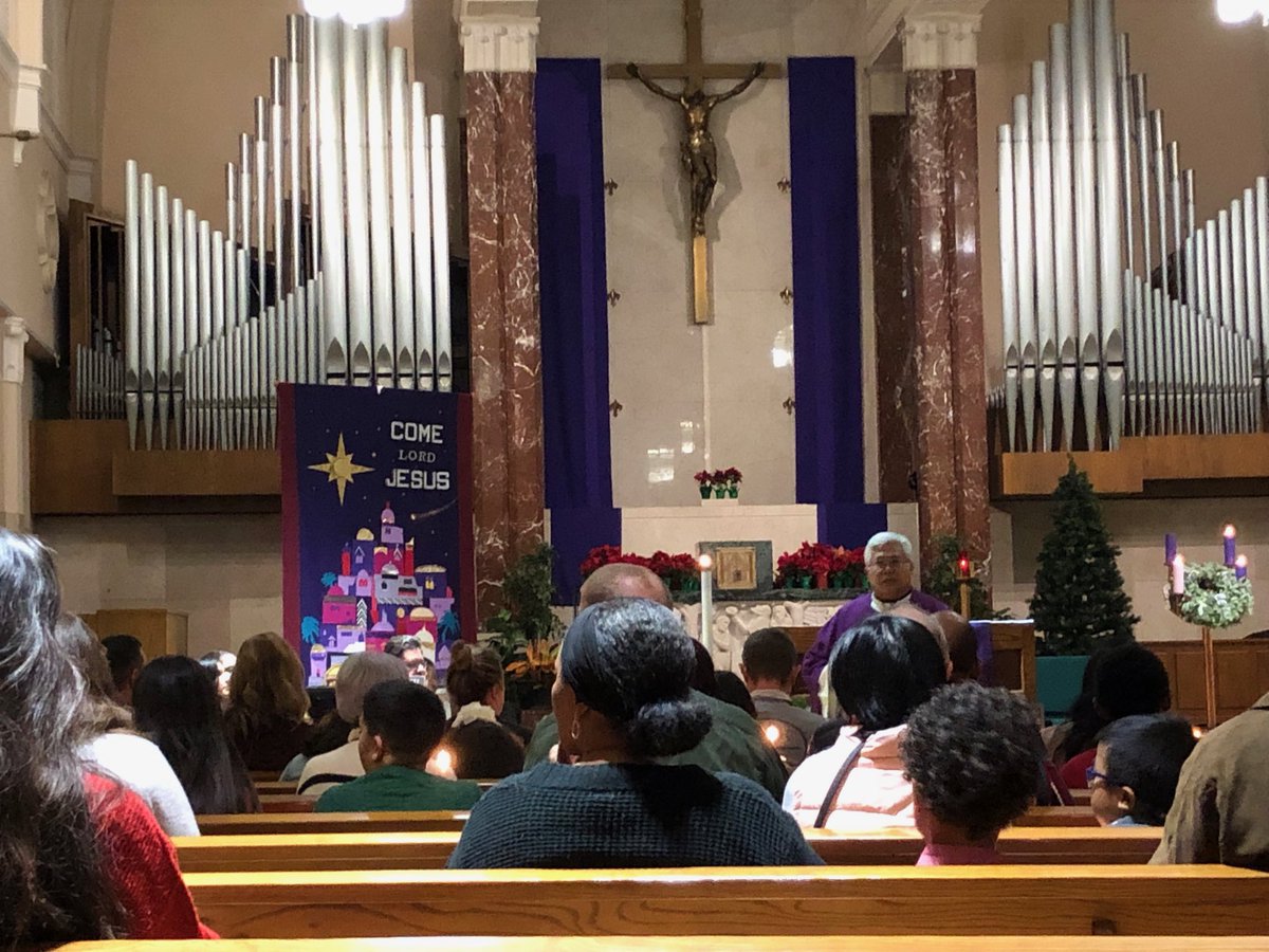 Christ is the reason for the season 🙏 SKDA’s first candlelight Advent Celebration as a community❤️ #joy #bejoyful #advent #tourSKDA ⁦@DioceseSDschool⁩ @catholicSchoolValue ⁦@LMUiDEAL⁩ #nextGenLeadership #catholicSchoolsWeek