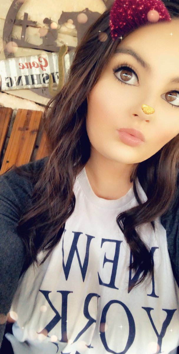 SmashMeLuke's tweet photo. Just some selfies I took earlier 😊💕 https://t.co/9oBo4yAtVg