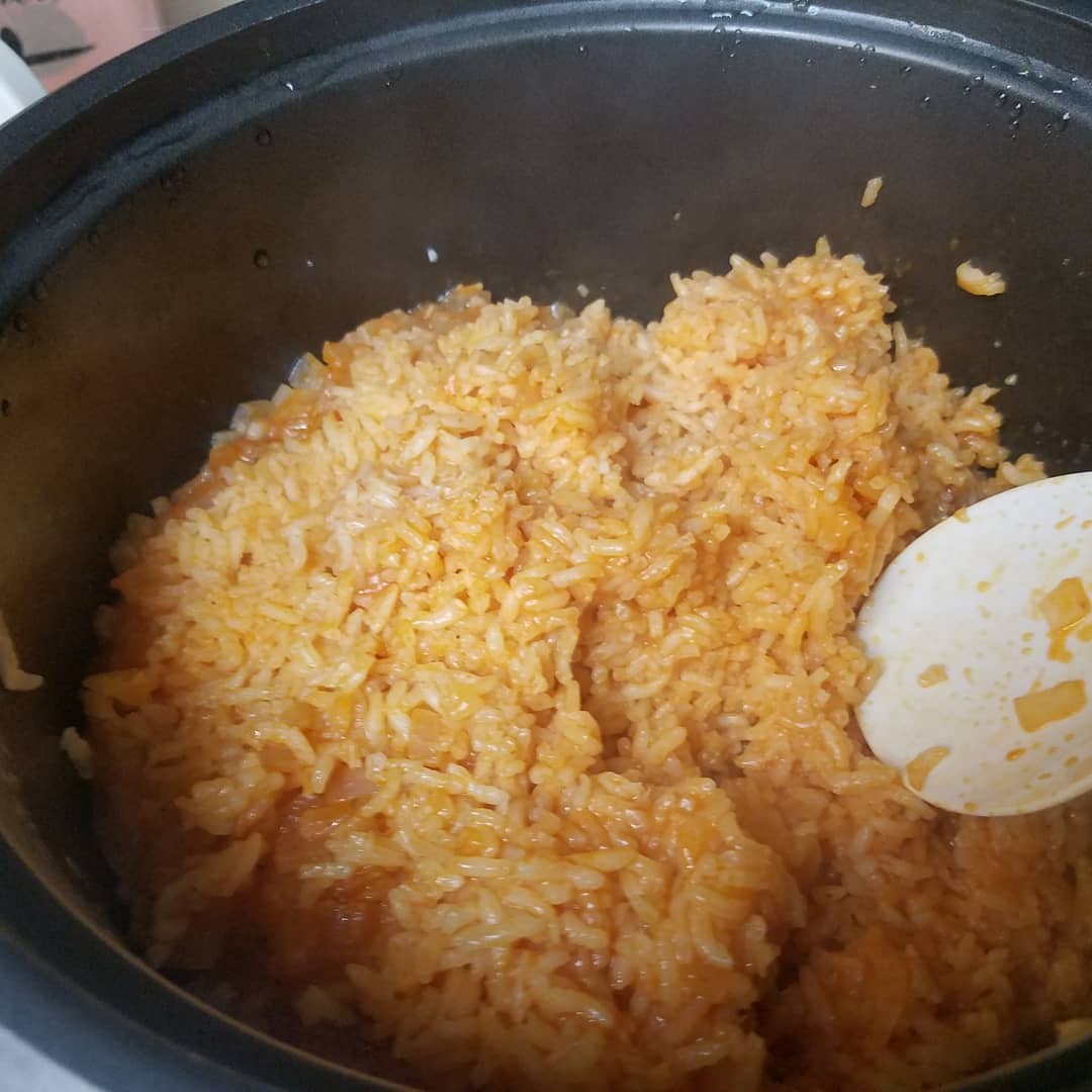george_villa00's tweet photo. Beyond Meat Beef Crumbles tacos with spiced black beans and red rice on the beautiful blue plate @stormycash #texmex #tacotuesday #vegan #couldfeedavillage #veganvillage listening🎤to cormega 2001 @therealness #brooklyngohard shout out to my moms for the rice recipe love you https://t.co/5Bafdt5KhL