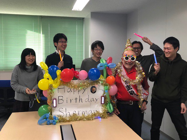 Dr.Sherman's birthday!  He visited our lab this year again. We gorgeously celebrated his birthday!!
