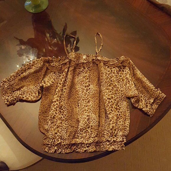 3 pic. So good I had to share! Check out all the items I'm loving on @Poshmarkapp #poshmark #fashion #style #shopmycloset #vans #mythnyc: https://t.co/08o9OFdNEE https://t.co/L4FZvO8viO