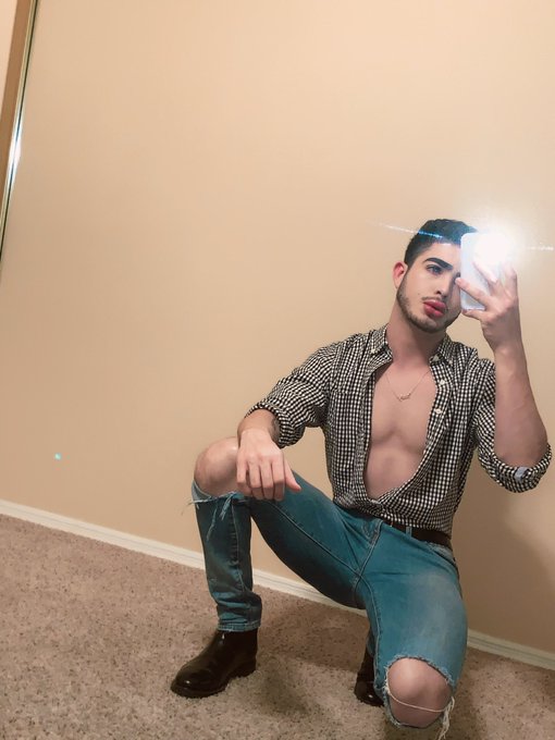 Watch Elmer.'s leaked NSFW photo on TwXstars