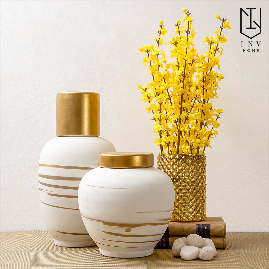 A decor piece which takes you back to an era of kingship and royalties, is certainly worth owning.

Shop Decor Jars: invhome.in/home-decor/dec…

#HomeDecor #DecorJars #DecorAccents #MiniObjects #INVHome