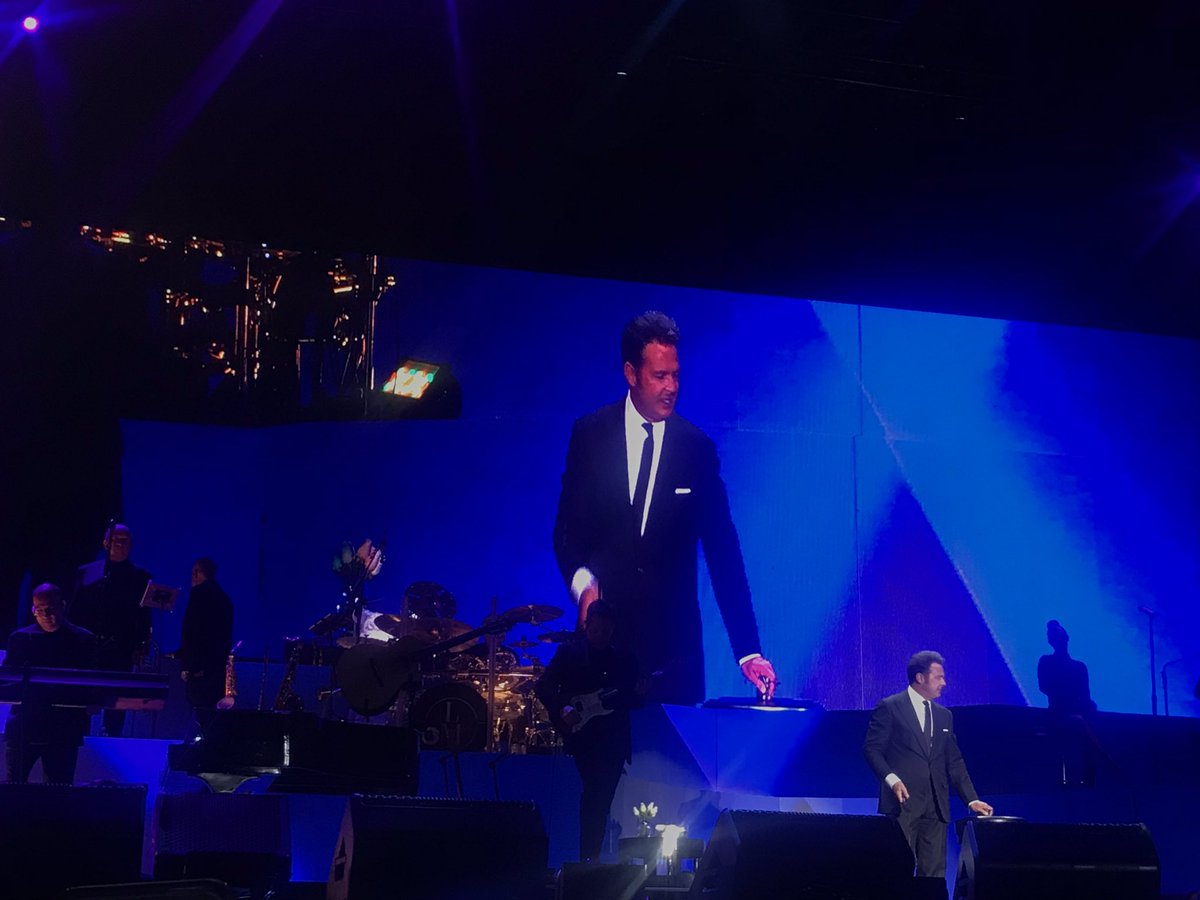 FelixGofficial's tweet photo. #CONCERTTIME #LUISMIGUEL #HERMOSILLO #GREATTIMEWITHFRIENDS https://t.co/NjiMlZLm6R