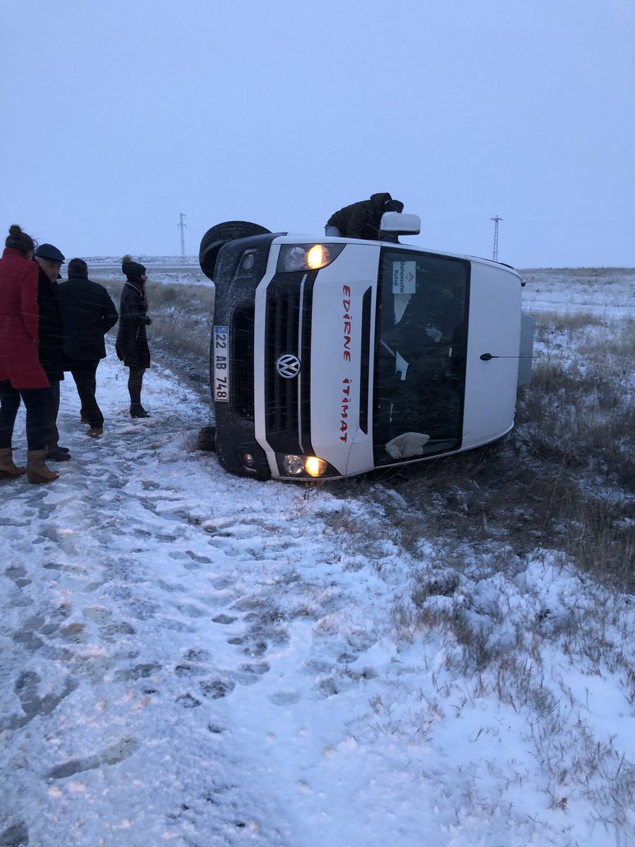cgtygry's tweet photo. Herkesin karlı havalar için ileri sürüş eğitimi alması gerektiğine inanıyorum. Hele ki birde minicik canları taşıyan okul servisleri için zorunlu olmalı!!! https://t.co/aMADX6UHGC