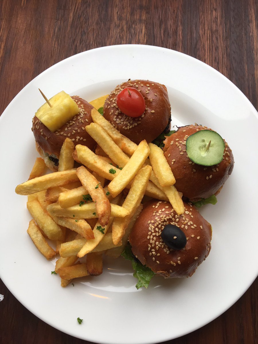 HomeboyzRadio's tweet image. Time for the fam to indulge courtesy of .@javahouseafrica guess whose meal this is? #JavaHouseEngen Parklands NOW OPEN 😎