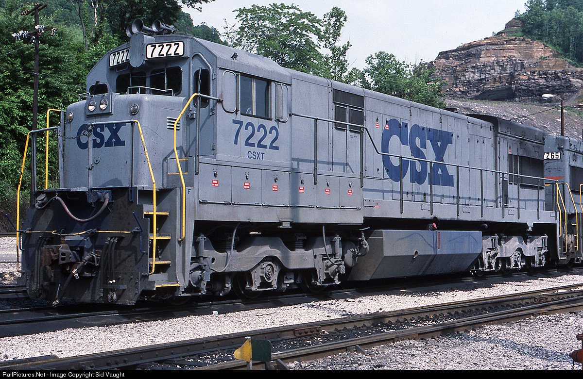 TrainPicsDaily's tweet image. No Duke Boys here!!! This CSX U30C isn't in Hazzard County, Georgia, but Hazard, Kentucky. Photo by Sid Vaught. May, 1990

railpictures.net/viewphoto.php?…