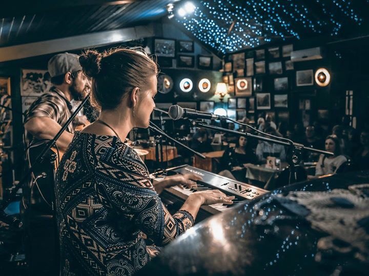 <a href="/kaleidoskoop2/">Kaleidoskoopband</a> entertained the crowd with some fantastic covers and beautiful original material.  Follow them and catch them on their December tour!