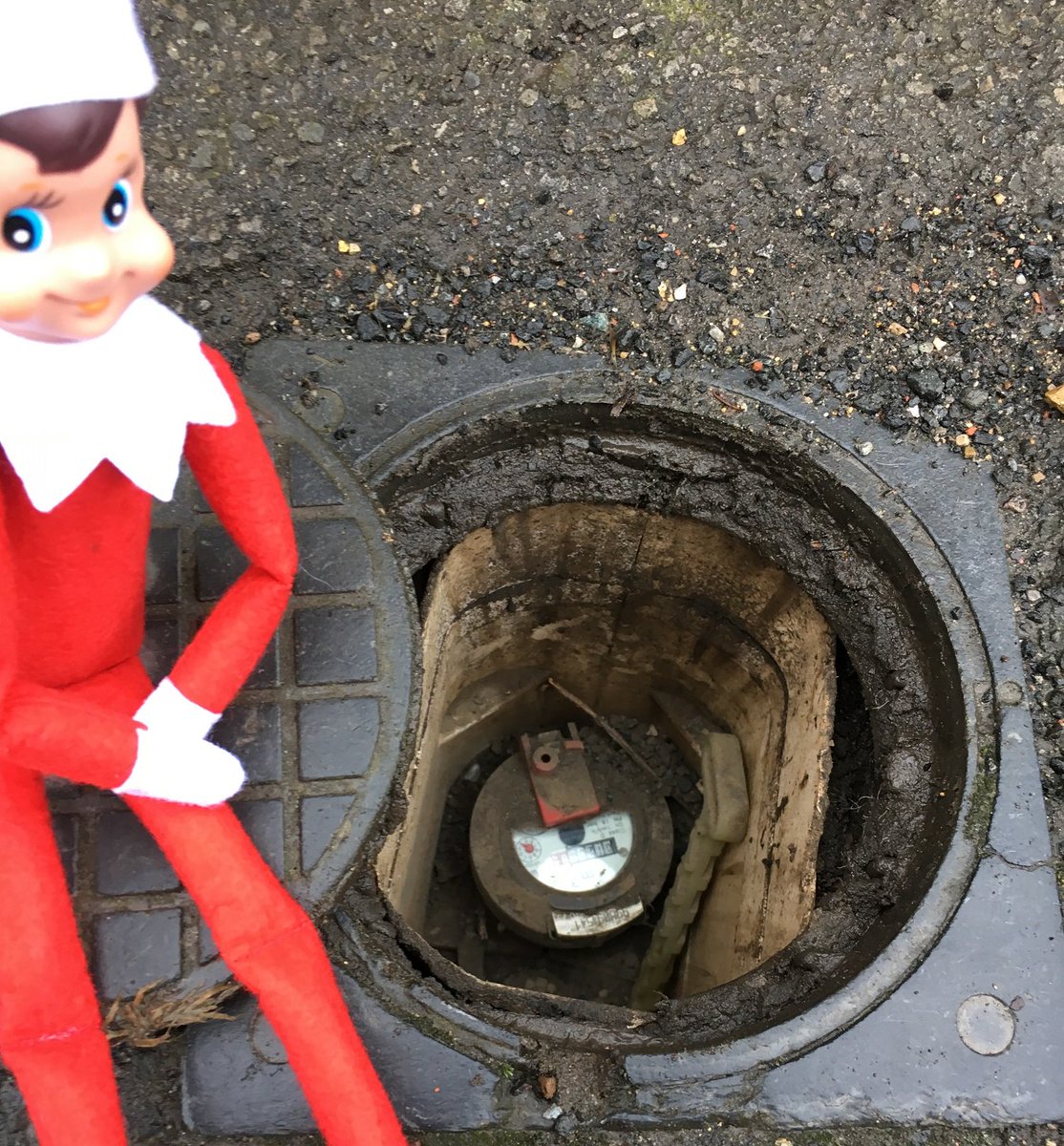 Our naughty elf is investigating water meters! 

He should just try out our online water usage calculator to compare the results with his unmetered bill to find out if a water meter is right for his home >>  ow.ly/kZSg30n1YH0

#ElfOntheShelf