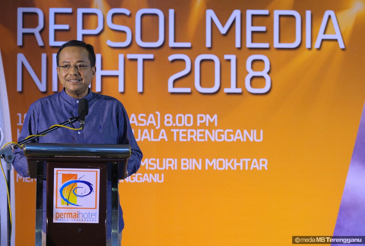 akarumbispace's tweet photo. Repsol Media Night 2018
18 Dis. 2018 • Permai Hotel Kuala Terengganu • Disempurnakan oleh @DrAhmadSamsuri 

#MediaNight
#KaryawanKreatif
#RepsolMY
#WeAkarumbi https://t.co/1sUXQEYGF5