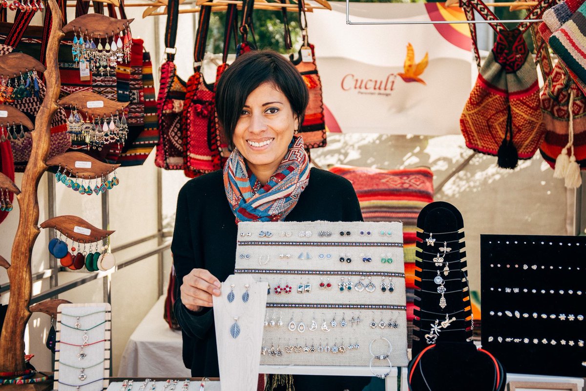 Teràpia de color amb tots els dissenys de #Cuculi. Des de Perú fins a Barcelona per oferir-nos una moda ètnica i sostenible!
----
#lapionera #poblenou #lapionerazerowaste #zerowaste #zerowastebcn #barcelona #artista #emprenedoria #valorssocials #streetmarket #market