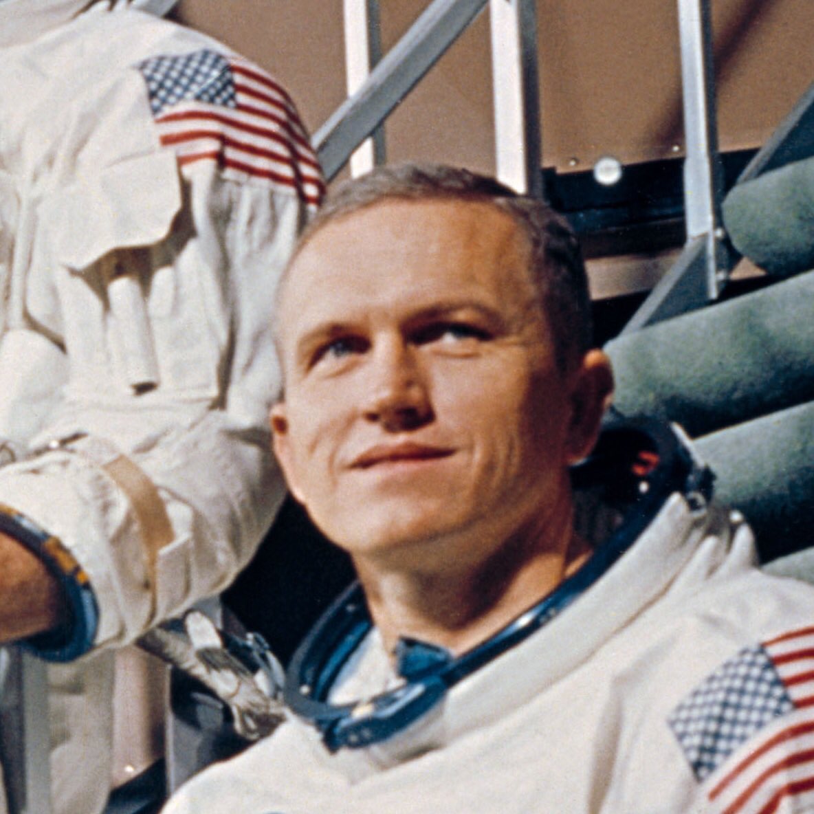 50 Years Ago In Space 日本時間1968 12 19 21 51 00 アポロ8号の打ち上げまで48時間 ここで 今回のクルーを紹介しておきましょう 写真は右から船長フランク ボーマン 着陸船操縦士ウィリアム アンダース 司令船操縦士 ジム ラヴェル それぞれ 50 Years Ago In Space 日本時間1968 12 19 21 51 00 アポロ8号の打ち上げまで48時間 ここで 今回のクルーを紹介しておきましょう 写真は右から船長フランク ボーマン 着陸船操縦士ウィリアム アンダース 司令船操縦士 ジム ラヴェル それぞれ