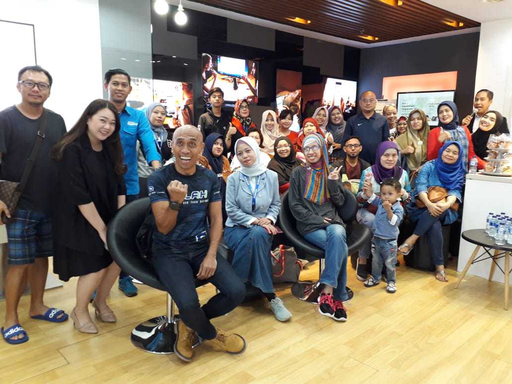samsungID's tweet photo. #SamsungSession kali ini pastinya bikin kalian jadi lebih semangat untuk mulai gaya hidup sehat, ya!
And we thank Hendri Pardede for giving us inspiration.
Stay tuned for another session at the nearest Samsung Experience Store in town! https://t.co/dx1l11GvkF