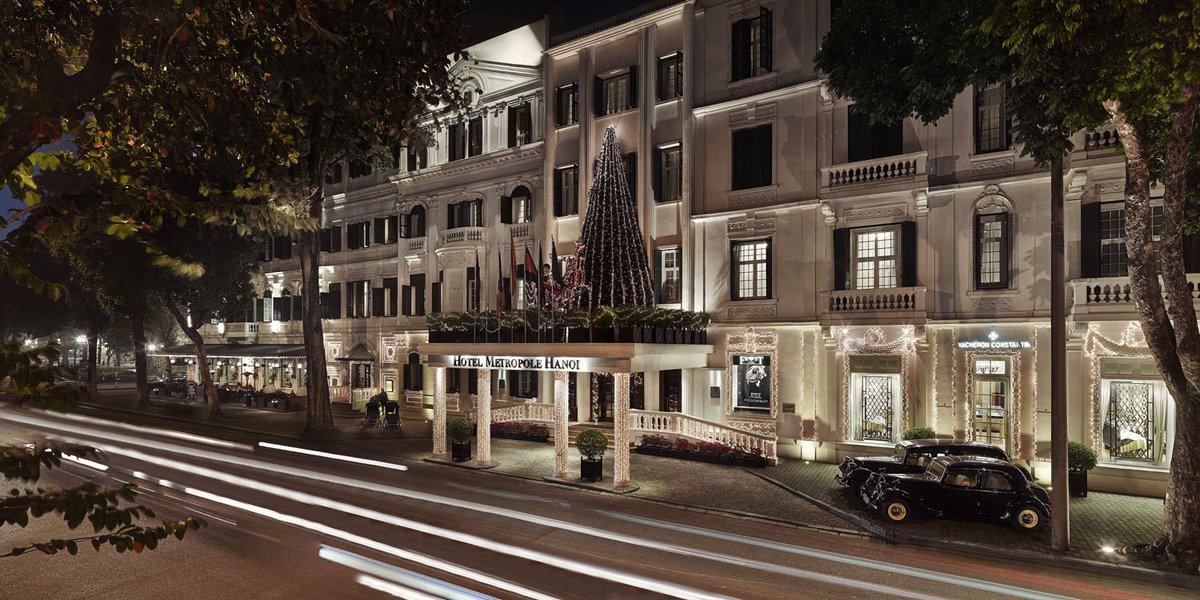 It is the most wonderful time of the year at #MetropoleHanoi

#artdenoel #sofitelworld #enchantedjourney