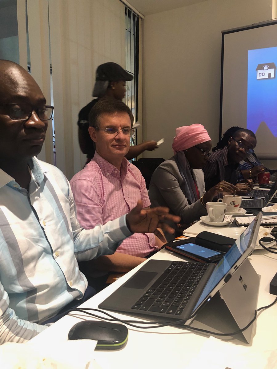 ousmanee's tweet image. Merci à ma dream team pour le  CoDDE spécial de ce matin, pour la bonne collaboration et les bons résultats obtenus en 2018. 👏🏽👏🏽👏🏽. #OBS_Senegal #CoDDE #team_bullding