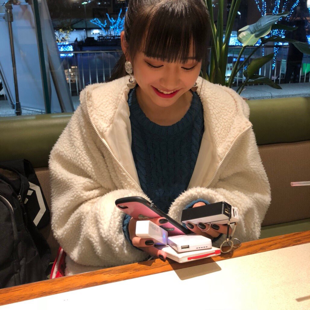 maya03120124's tweet photo. 東京1日いくのに持ち充6台ww

ちなみに使ったん2台(  ͡   ͜   ͡   ) https://t.co/9rRytqSKRb