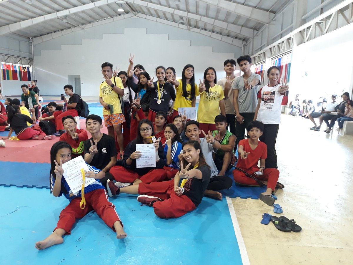 gaesthxtics's tweet photo. Representing @valenzuelacity sa World Arnis Tournament 2018 @ Tanay, Rizal. Di man over all. Nakapag uwi naman kami ng ilang medalya. Hihi 🤘✌😊
We're proud Valenzuelanos. @rex_gatchalian thanks po sa support. 

#2golds
#1silver
#5bronzes
#valenzuelaarnisteam https://t.co/NXoLQ7uOyJ