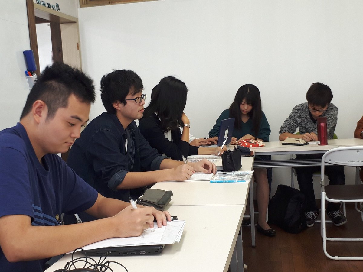 dotjp_aichi's tweet photo. ＼スタッフの、ココが知りたい！／

🤔スタッフって何してるの？

👩‍🎓毎週ミーティングをしてます！説明会や、イベントの運営も自分たちでやっていますよ！大変なこともあるけれど、やりがいがあるし、何より楽しい！ https://t.co/h9zBFM0eZX