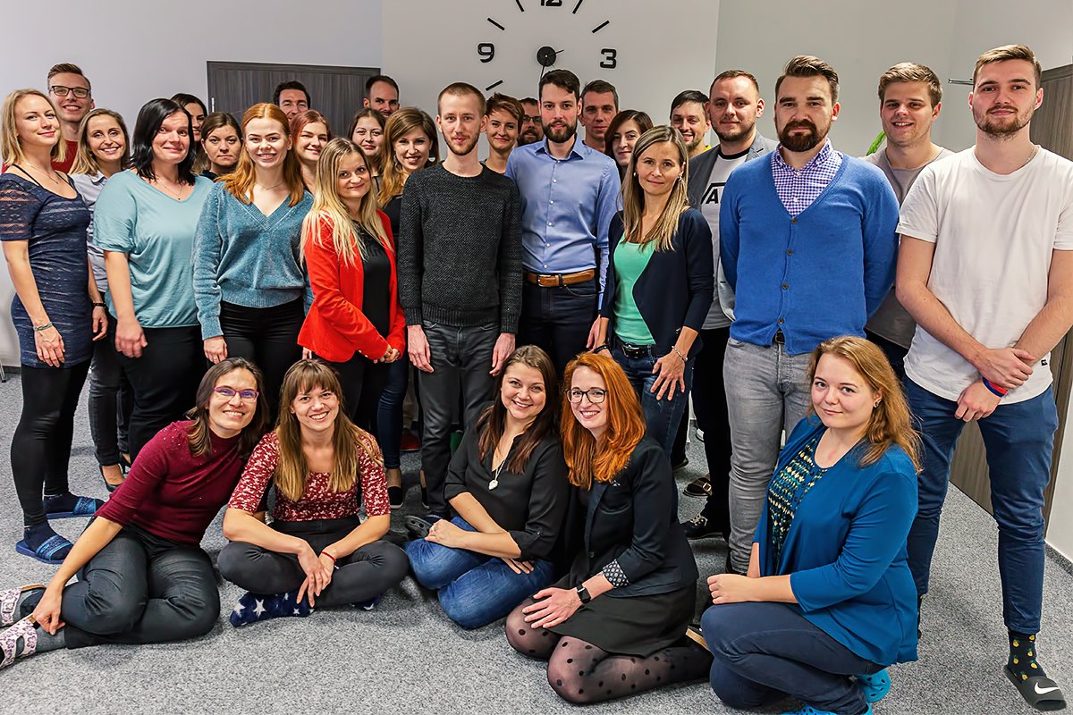 advisiocz's tweet photo. AdVisio tým v plném nasazení 💪Poslušně hlásíme, že jsme se přestěhovali, a to do většího! Ale jen o kousíček dál, do Mariánských Hor. Nebojte se, Ostravu neopustíme💙
#advisio #agency #agencylife #marketing #online #ostrava #city https://t.co/C7OSFMfjj4