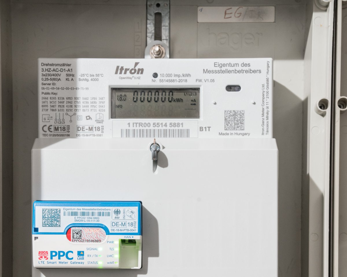 NetzeBW's tweet image. #Netze BW installiert als erster grundzuständiger Messstellenbetreiber ein BSI-zertifiziertes, intelligentes Messsystem. Von #PPC kommt #SmartMeter Gateway. Administrator ist #EnBW. Wichtiger Schritt zur Digitalisierung der Energiewende./u netze-bw.de/News/Netze-BW-…