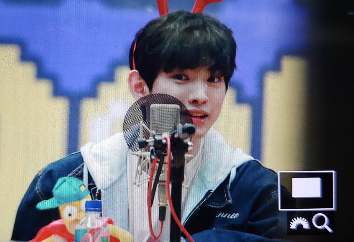 2uiwoong's tweet photo. 181219 아이돌라디오 #의웅 프리뷰

꼬마 루돌프야 미리 크리스마스🎅🏻

#이의웅 #euiwoong https://t.co/c3gRq0rI4U