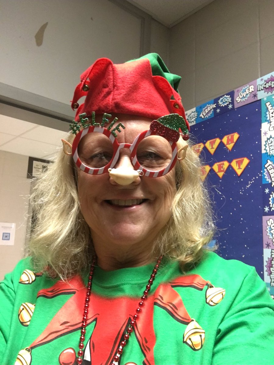 It’s a great day for an ‘elfie! #bsiholiday18 #bsieaglepride #ilovemyjob