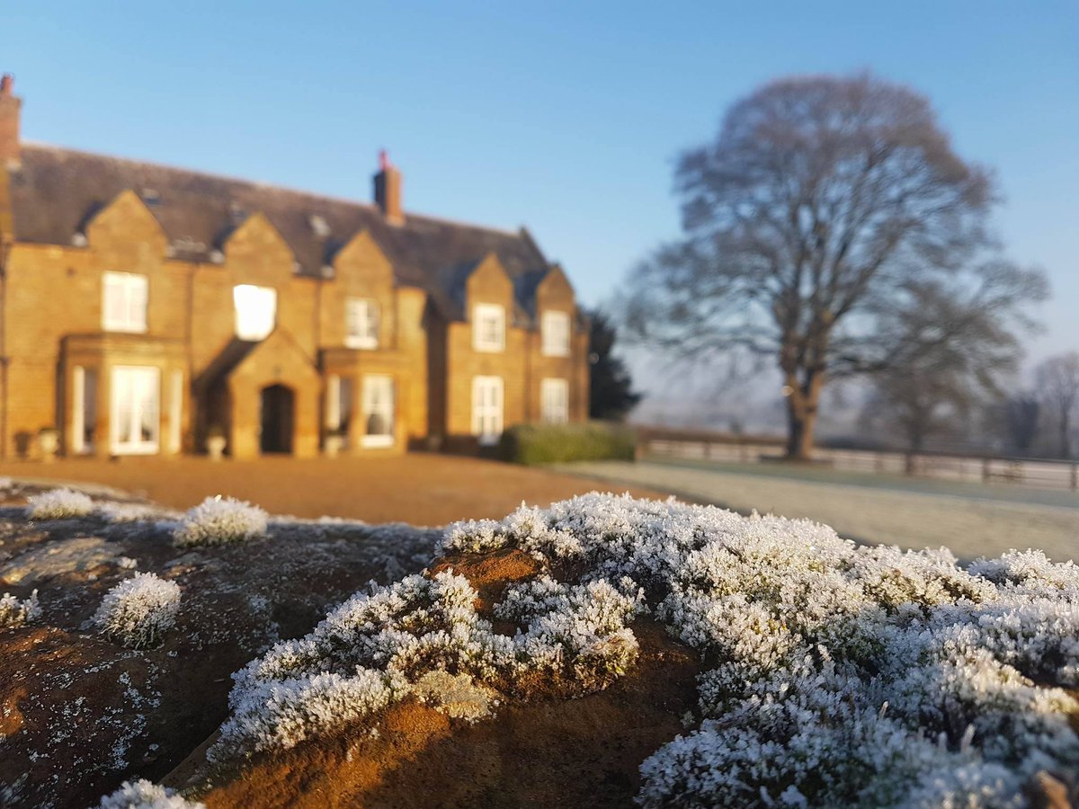 "Tis the season to be married." Who doesn't love a #winterwedding   Imagine decorating with candles  and blankets and creating a cosy and intimate atmosphere, with fairy lights twinkling over every beam. <a href="/GuidesForBrides/">Guides For Brides</a>  #weddingwednesday