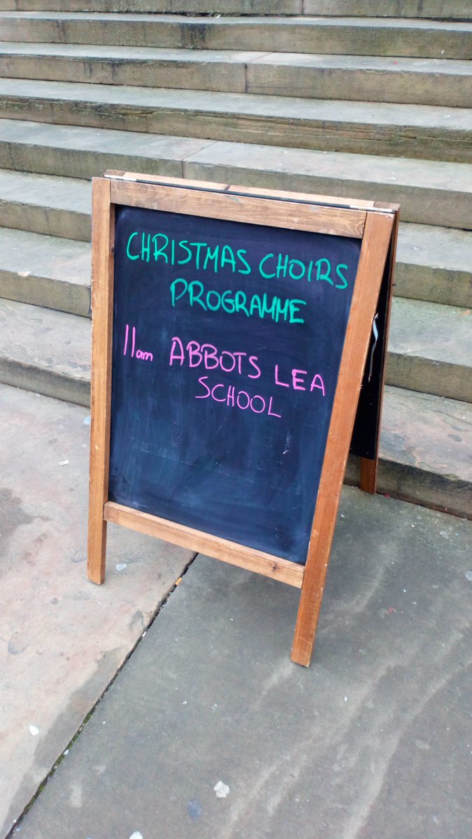 AbbotsLeaSchool's tweet image. The Primary Department Choir @AbbotsLeaSchool provided a stunning festive performance outside St George’s Hall last week, entertaining visitors to the city and receiving thanks from the Lord Mayor #bebrilliant  #changinglivesthroughlearning #festivefun