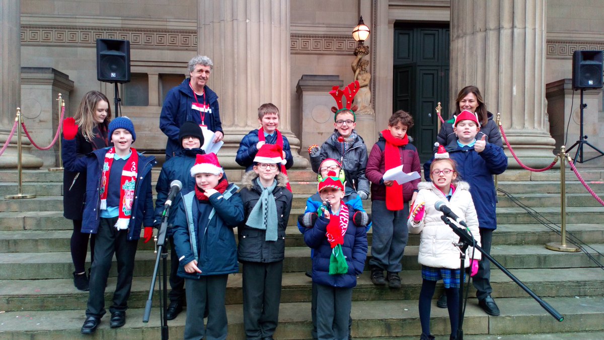 AbbotsLeaSchool's tweet image. The Primary Department Choir @AbbotsLeaSchool provided a stunning festive performance outside St George’s Hall last week, entertaining visitors to the city and receiving thanks from the Lord Mayor #bebrilliant  #changinglivesthroughlearning #festivefun