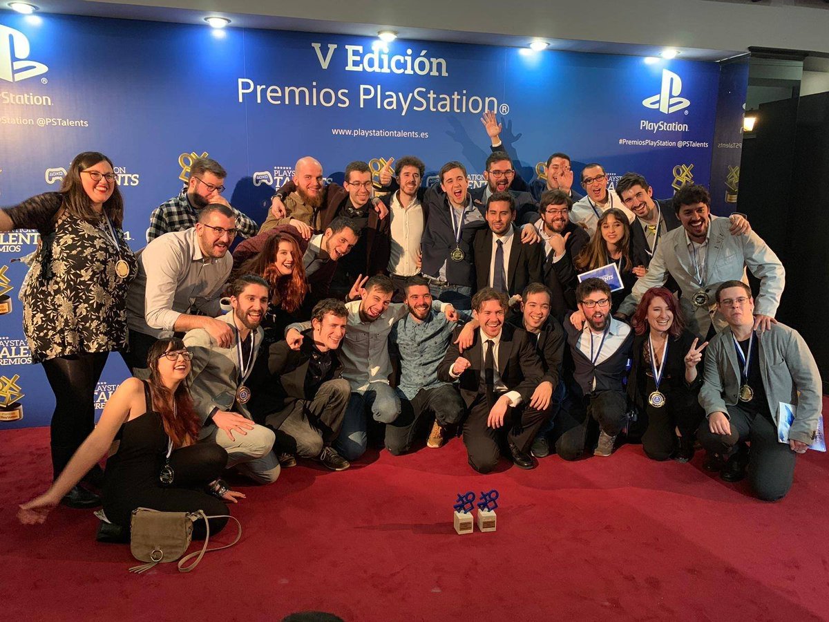 Cerramos el año con dos PS Awards! Mejor juego para prensa para <a href="/Tenjet_Games/">Tenjet Games</a> y mejor uso de Plataforma Play Station para <a href="/FractalFall/">Fractal Fall</a>; para aquellos que no lo consiguieron ánimo, no decaigais; que vosotros sois DEATHRONED de <a href="/NuclearToaster/">Nuclear Toast</a>! Y un abrazo al equipo de <a href="/U_tad/">U-tad</a>