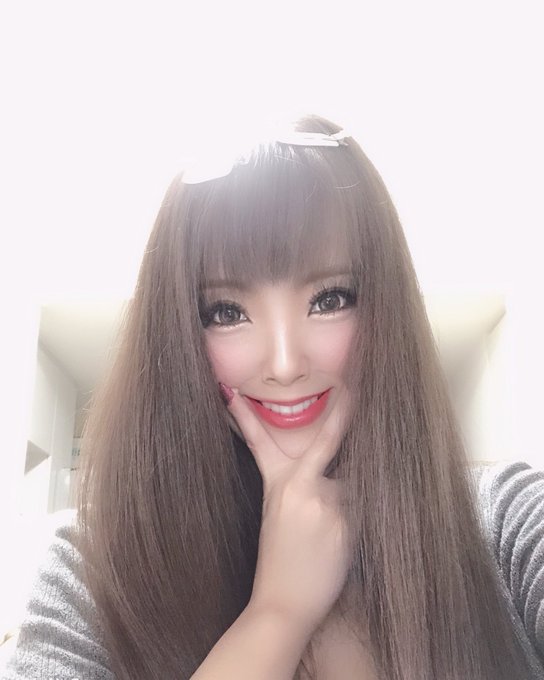 今、ささご飯に行く準備中🍚みんな20時からだよぉ^_^ みてね^_^ &darr; https://t.co/izn5ENlgt7 https://t.co/tIm6aJsxm3