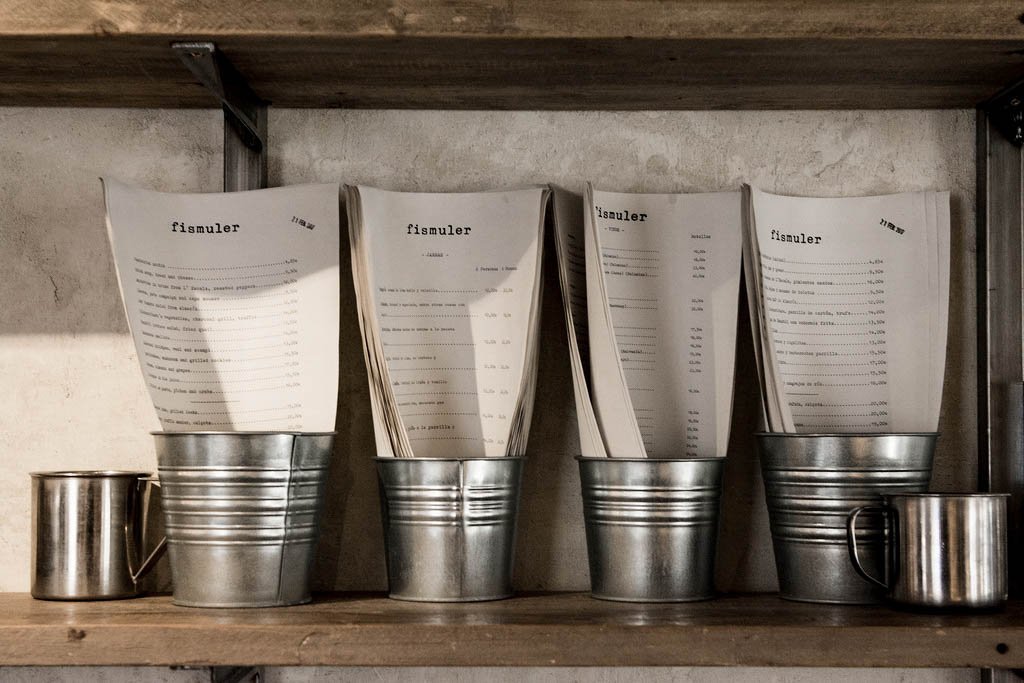 En @Fismuler, el pasado viernes a mediodía iban a dar de comer a 143 personas y de cenar a cerca de 300. Sería una jornada record en su media anual. Pero eso todavía no lo sabía nadie. La carta, que cambian a diario, incluía ese día 30 platos que....cocinafuturo.net/fismuler-boque…