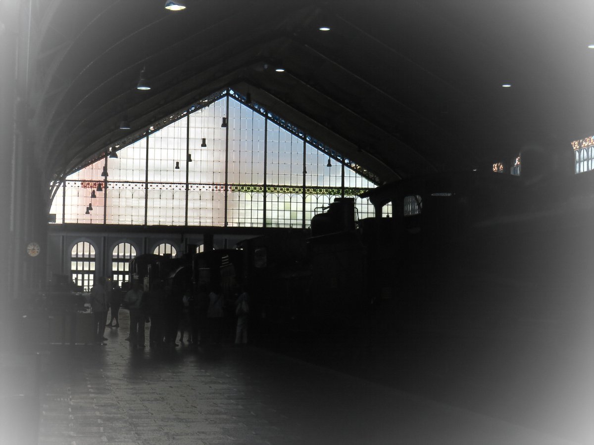 M_Ferrocarril's tweet photo. #TalDiaComoHoy de 1984 se inauguraba el Museo del Ferrocarril de #Madrid en su actual sede: la antigua estación de Delicias ¡Cumplimos 34 años🎂! https://t.co/LQfJVpOCqy