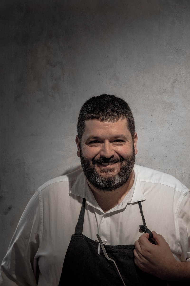 ...Nos ha llevado a los 80, junto a un niño que ya era feliz aunque todavía no sabía que quería ser cocinero. De camino a casa ha dejado la bici para comprar paraguayos y al llegar al portal los ha subido junto con las anchoas que....cocinafuturo.net/fismuler-boque… <a href="/PatxiZumarraga/">Patxi Zumarraga</a>