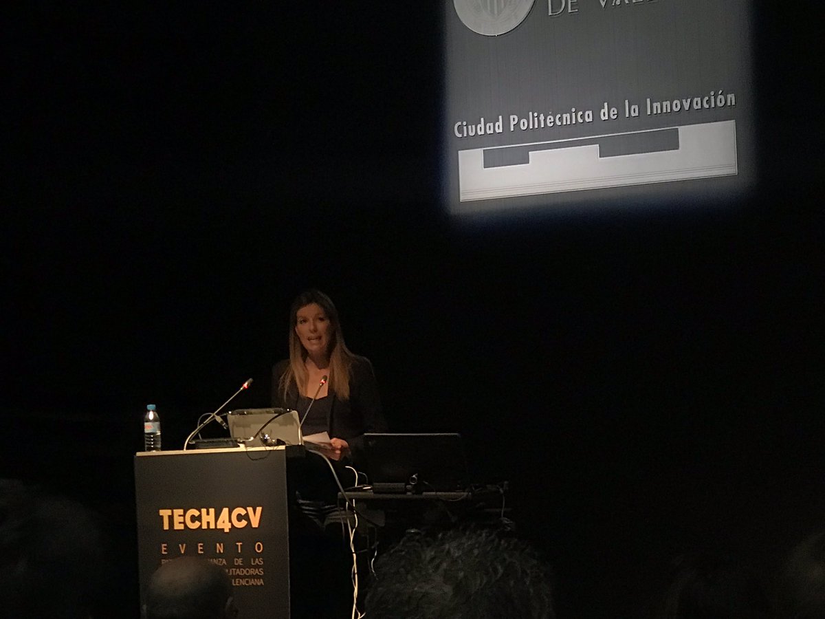 PakoRho's tweet image. Un lujo contar con @maribelvilaplan como presentadora de #tech4cv.