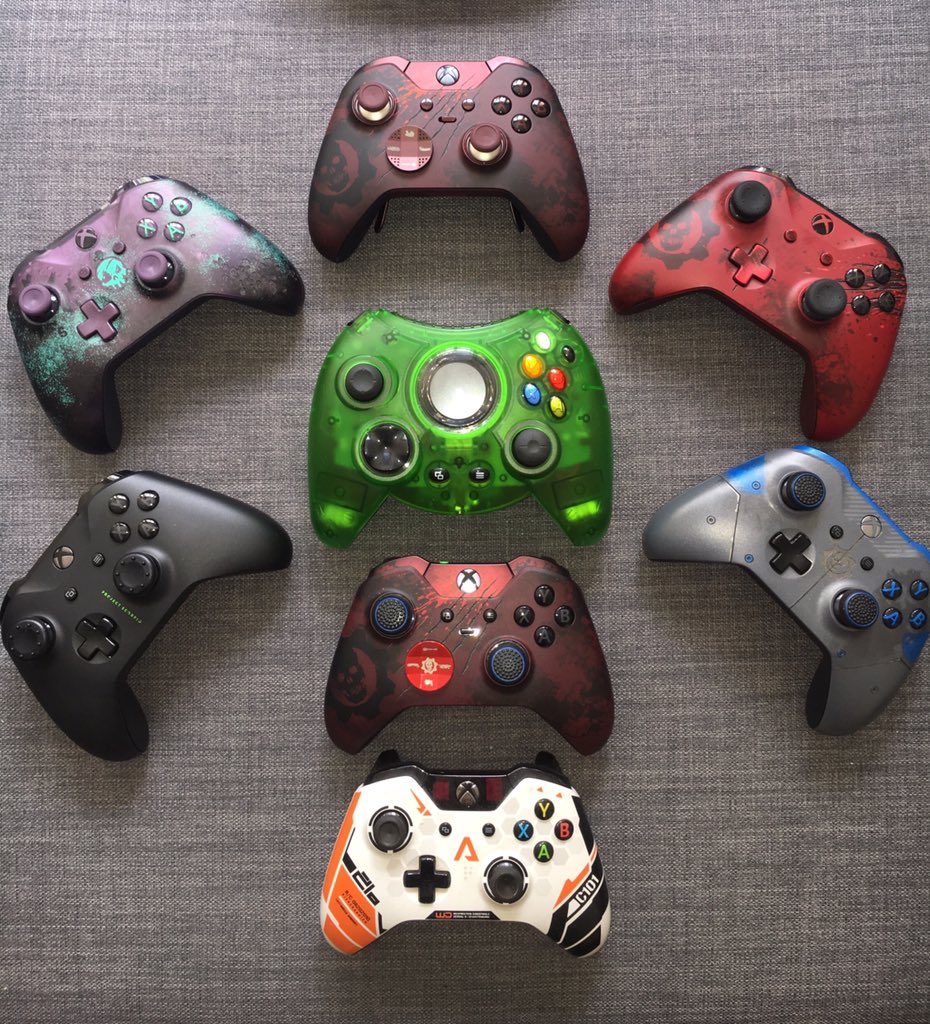 M4Ximizando's tweet photo. @Hyperkin @WCGamingTweets @windowscentral @Xbox My collection seems incomplete now 😭😭 that #RedDuke 😍 https://t.co/XjZdDdOcKQ