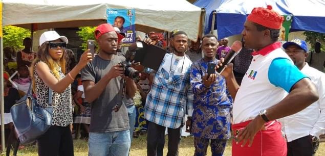 RivOfBlessings's tweet photo. Just To Let Us Know:

Rivers State APC Governorship Candidate, Tonye Cole and his Campaign team continues his ward-to-ward consultation tour of Oyigbo LGA on Tuesday, 18th December, 2018.

#OneRiversOnePeople
#PoliticsOfPeace
#Tonye4JobCreation
#Tonye4Empowerment
#VoteTonyeCole https://t.co/JQEJrlKEH4
