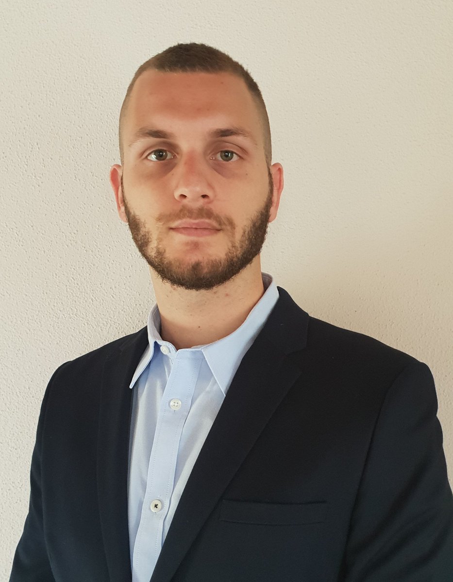 SUPSIAlumni's tweet photo. ⛷Dallo sport d'élite agli studi in Banking &amp; Finance: "E quella volta al cinema con la Professoressa Mirante..." 👨‍🎓

Online su https://t.co/ocuIfOkjDn l'intervista a Lorenzo Fontana, neodiplomato Bachelor in Economia aziendale SUPSI.

#news #Alumni 

https://t.co/h3YanBRqEU https://t.co/MQmnxqWYLq