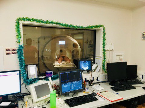 Aki_Salo's tweet image. The next step: @Ronnie_Wells in a whole body MRI scan (thank you @CRICBristol) for @nicos199 &amp;amp; Olli #PhD in #MSKmodelling #sprinting.
Creating athlete specific #MSKmodel.

@darione581
@SteffiColyer 
@CAMERA_Bath