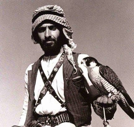 badrsfouk's tweet photo. .
.
رجل صنع أمة وأيقظها  من الفقر 
والجهل والتخلف لتغدو اليوم هي
من تسعى الدول للحاق بها وهناك
من لم يصنع .. إلا الدمار والتخلف 
والجهل ويصرف عليه بالمليارات

والله لن تصلوا بجباهكم ماداسته
قدميه من ثرى بلاده وهو يعمرها 
.
.
 #الا_زايد https://t.co/l4JLL4pEns