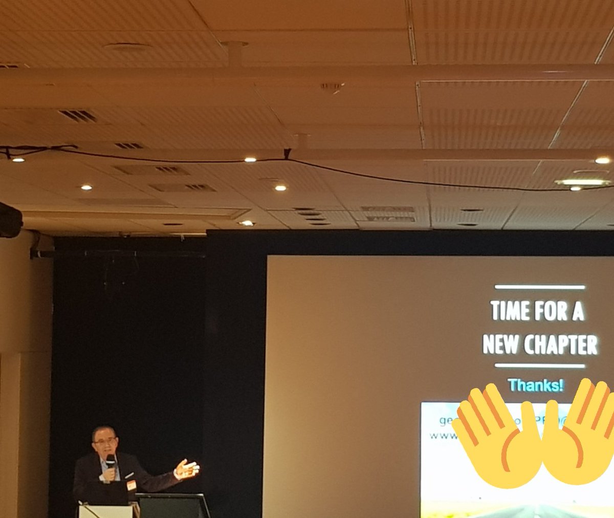 MeriemMezzi's tweet photo. Very interesting presentation.
Thank You !! Brilliant career #timeforanewchapter #ProudToBeOrange #SiliconValley #summitentreprise @orange @Sofrecom @GuillaumeBoudin @orangebusiness @georges_nahon https://t.co/3GxBBKcAAd