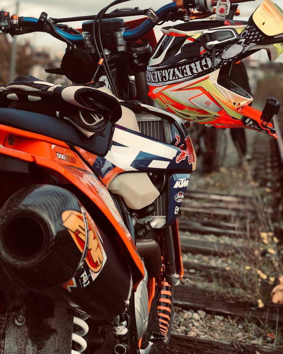 Cardo_UK's tweet photo. Where will your next ride take you? #CardoFam
📸@team.motorfly
🎧Packtalk Bold
#destinationhappiness #cardo #askforcardo #xsrmoto #livetoride #bikeland #alpinestars #pushthelimit #scalarider #snow #snowmobile #supermoto #ktm #enduro #grenzgaenger https://t.co/rXuDXmi3MN