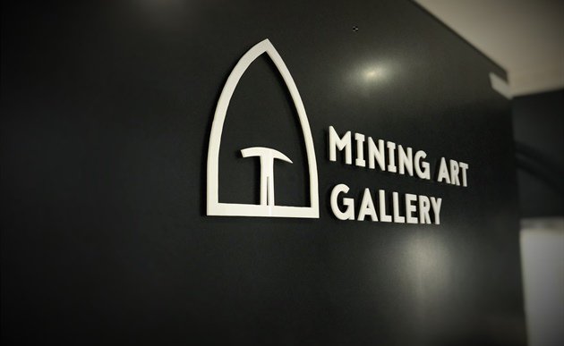 aucklandproject's tweet image. Do you know someone who has been naughty rather than nice? Delicious edible coal by @AbbottsChocs is available from the Mining Art Gallery: cinder toffee dipped in milk chocolate and encrusted with a black sugar crunch. A perfect stocking filler!