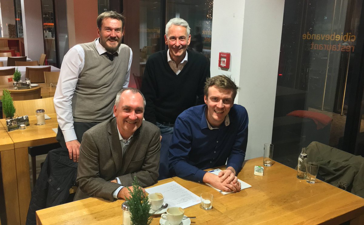 ofischer's tweet image. Gestern VDMA-/ ofischer-Themen-Café in Bonn. Spannende Diskussionen über die neuen #Workshop-Themen mit dem VDMA NRW für #2019 mit Klaus Moellemann und Peter Stoverink.

Frohe #Weihnachen!